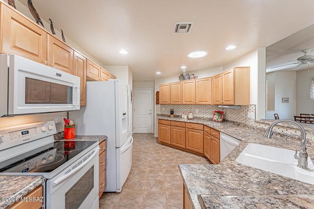 524 W Aspenwood Street, Green Valley, AZ 85614