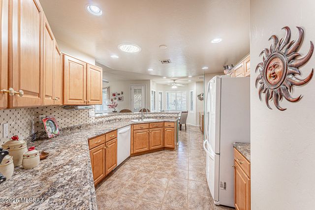 524 W Aspenwood Street, Green Valley, AZ 85614