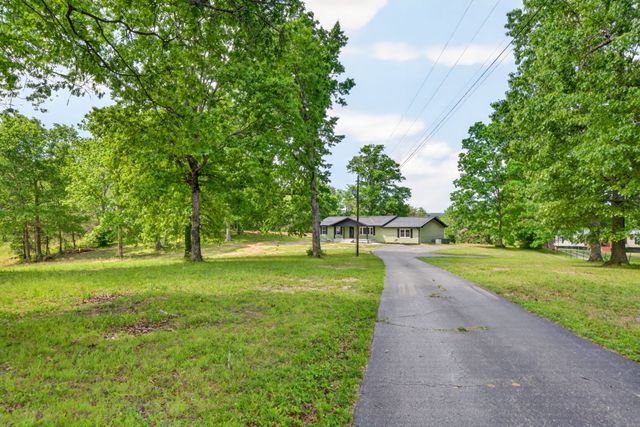 4097 Hanging Limb Hwy, Monterey, TN 38574