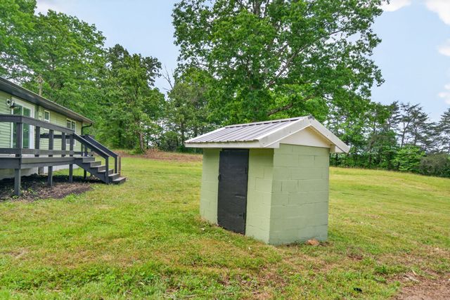 4097 Hanging Limb Hwy, Monterey, TN 38574