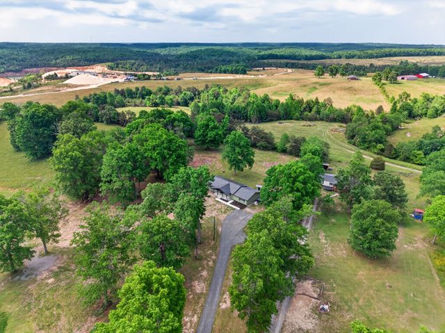 4097 Hanging Limb Hwy, Monterey, TN 38574