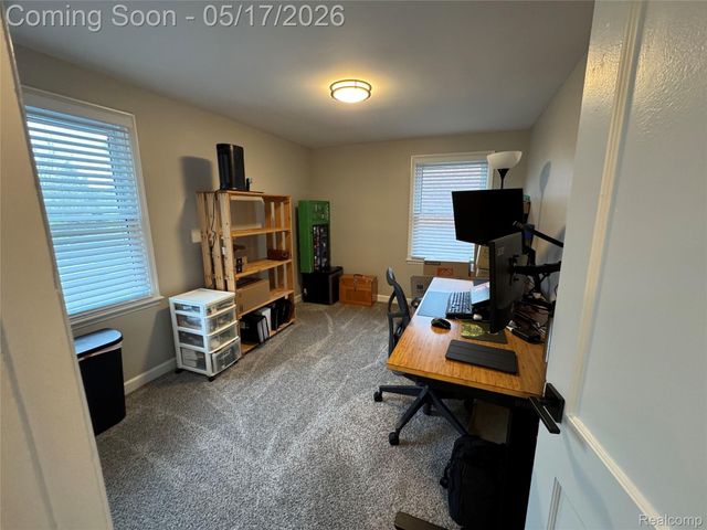19242 Raymond Street, Grosse Pointe Woods, MI 48236
