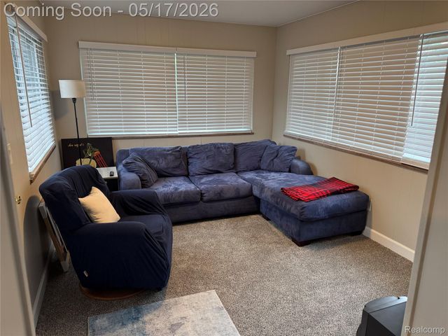 19242 Raymond Street, Grosse Pointe Woods, MI 48236