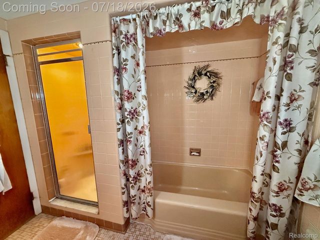 11695 McDougall Street, Hamtramck, MI 48212