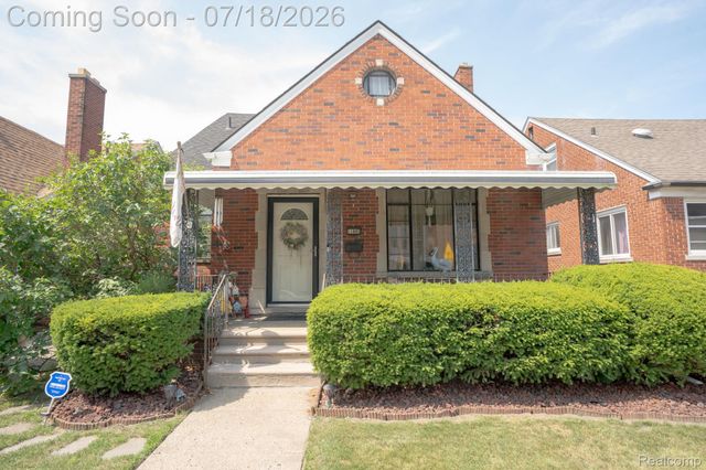 11695 McDougall Street, Hamtramck, MI 48212