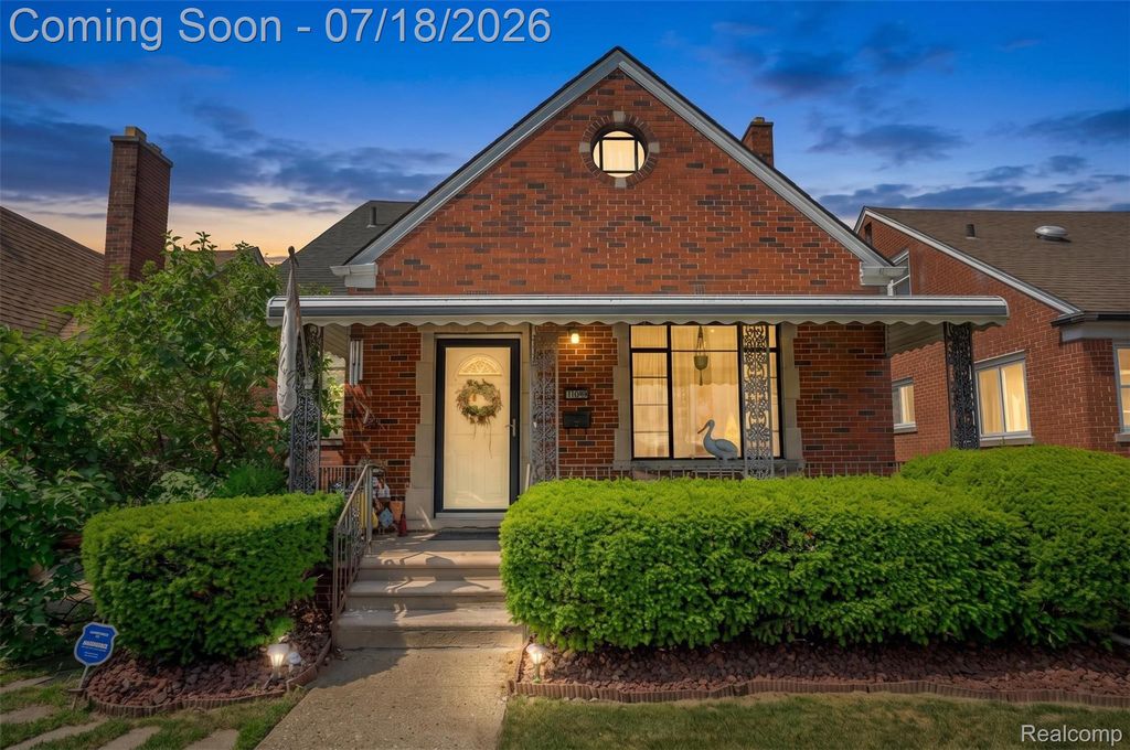 11695 McDougall Street, Hamtramck, MI 48212