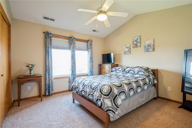 3620 Banar Drive SW E, Cedar Rapids, IA 52404