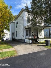 8 Fon Clair Street, Johnstown, NY 12095