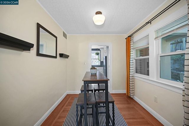 425 Bay St, Crockett, CA 94525