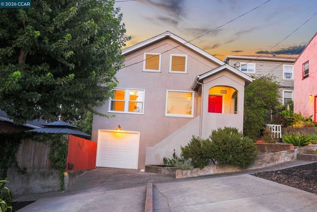 425 Bay St, Crockett, CA 94525
