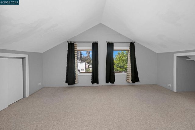 425 Bay St, Crockett, CA 94525