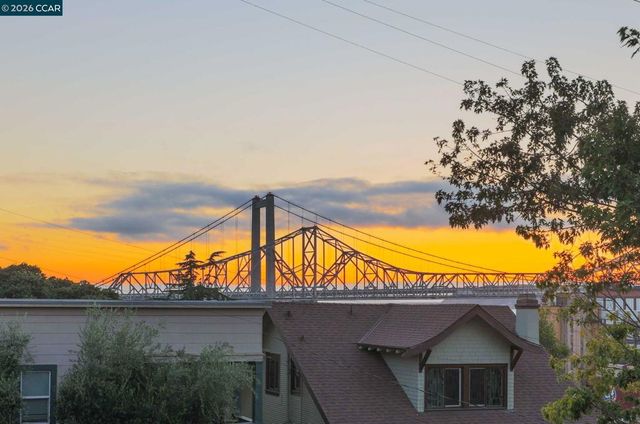 425 Bay St, Crockett, CA 94525