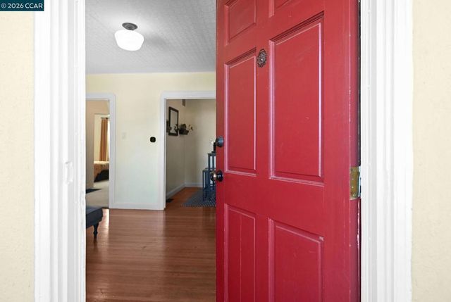 425 Bay St, Crockett, CA 94525
