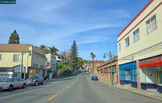 425 Bay St, Crockett, CA 94525