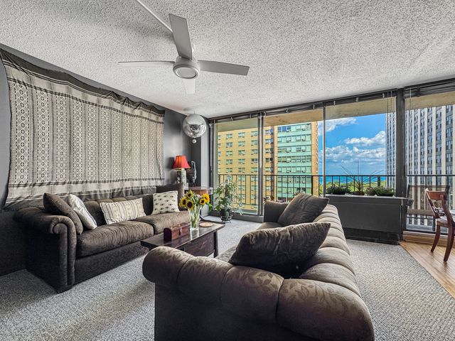 3150 N Sheridan Road 10B, Chicago, IL 60657
