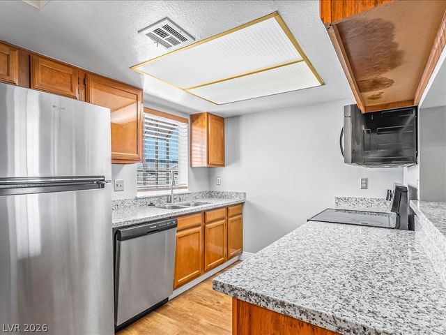 5861 Medallion Drive 202, Las Vegas, NV 89122