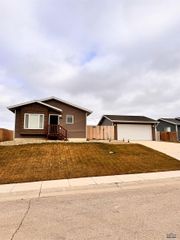 370 WHITNEY ST, Hermosa, SD 57744