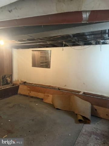 1002 E FOX CHASE RD, Jenkintown, PA 19046