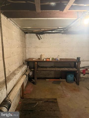 1002 E FOX CHASE RD, Jenkintown, PA 19046