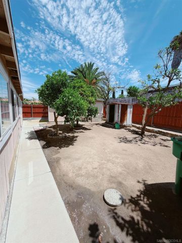 7917 Brookhaven Rd, San Diego, CA 92114