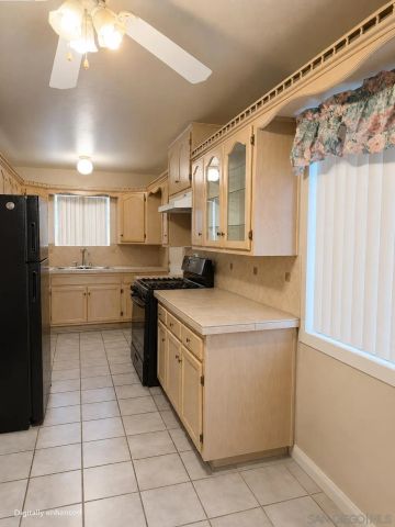 7917 Brookhaven Rd, San Diego, CA 92114