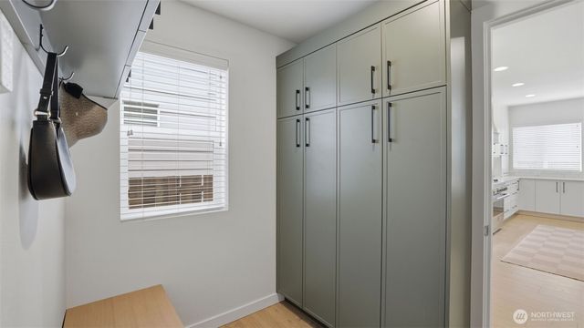 27442 209th Court SE, Maple Valley, WA 98038