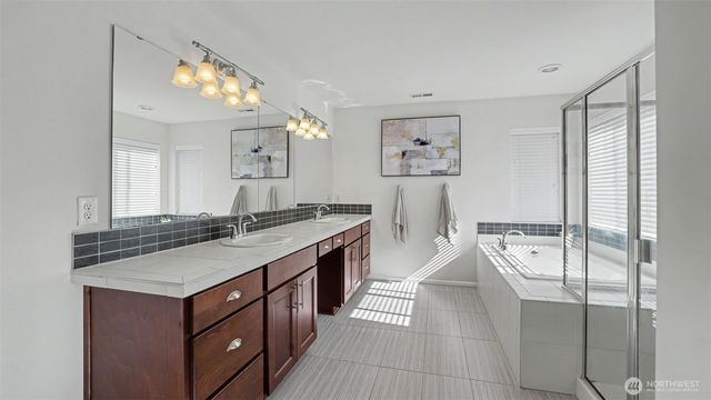 27442 209th Court SE, Maple Valley, WA 98038