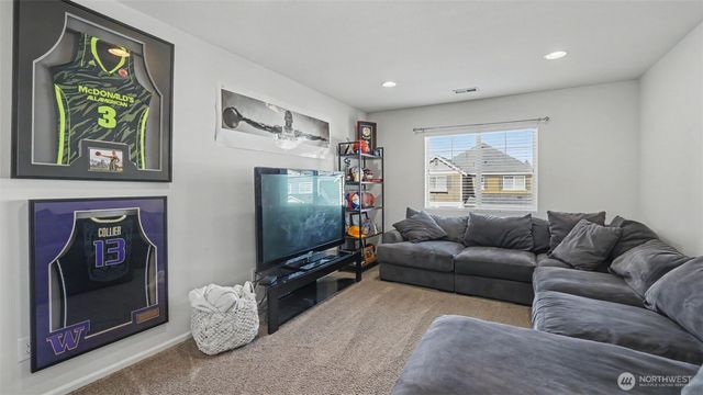 27442 209th Court SE, Maple Valley, WA 98038