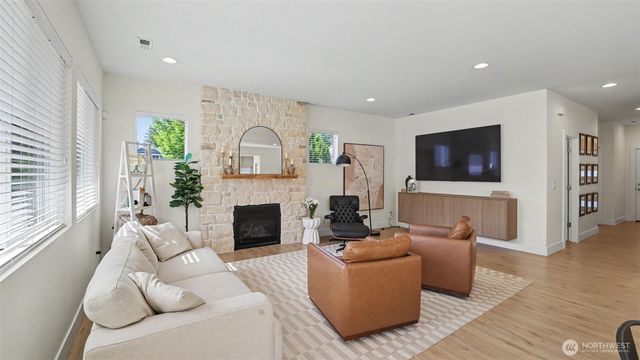 27442 209th Court SE, Maple Valley, WA 98038