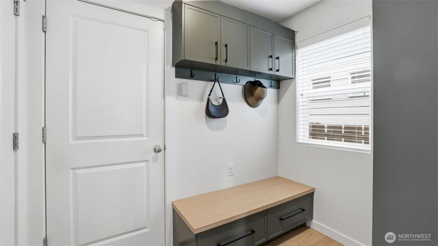 27442 209th Court SE, Maple Valley, WA 98038