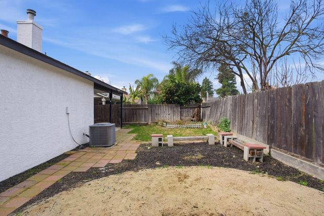 3117 Gibson Way, Modesto, CA 95354