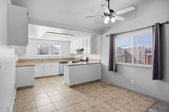 3117 Gibson Way, Modesto, CA 95354