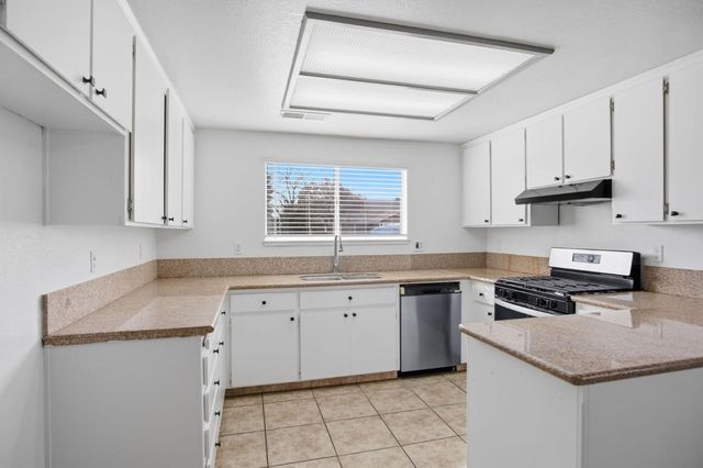 3117 Gibson Way, Modesto, CA 95354