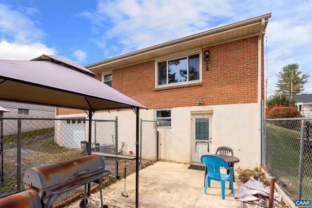 609 B ST, Staunton, VA 24401