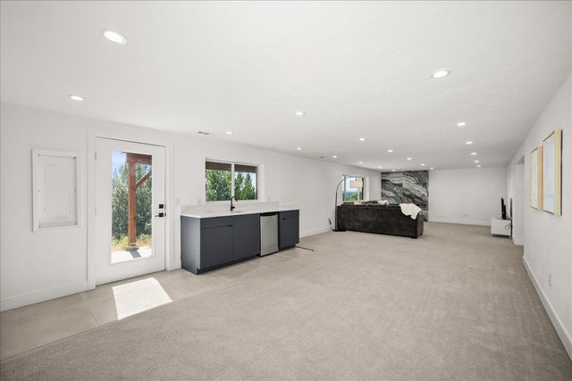 8312 N Northview Rd, Spokane, WA 99208