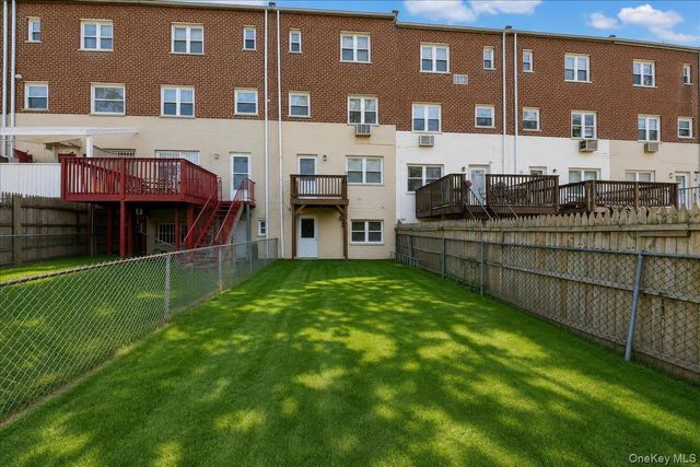 2571 Seymour Avenue, Bronx, NY 10469