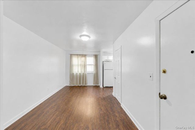 2571 Seymour Avenue, Bronx, NY 10469