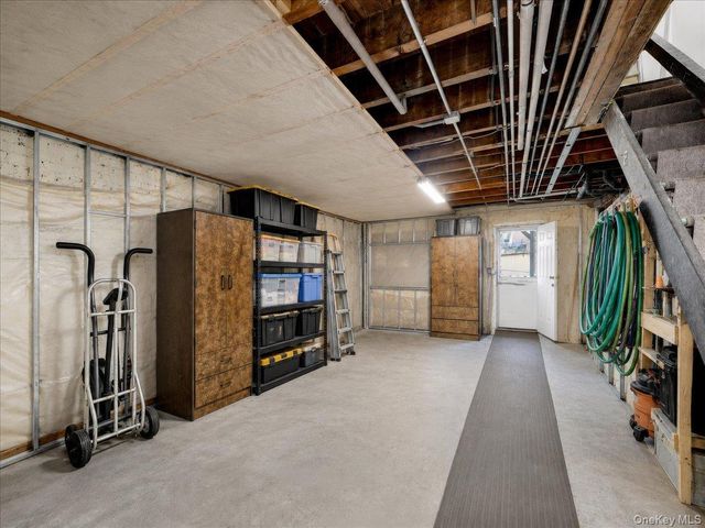 2571 Seymour Avenue, Bronx, NY 10469