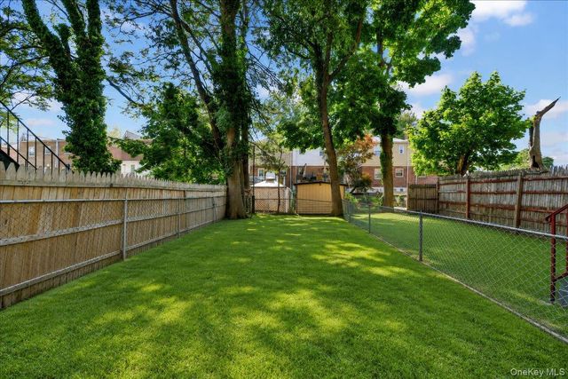 2571 Seymour Avenue, Bronx, NY 10469