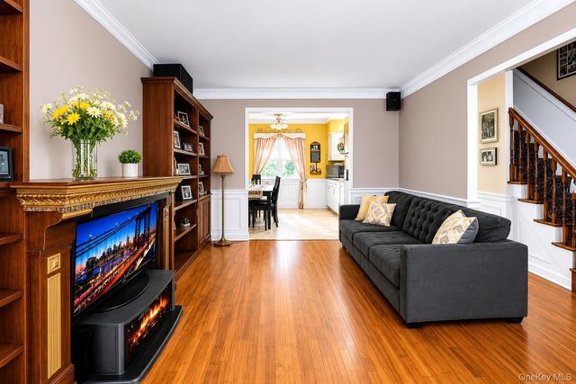 2571 Seymour Avenue, Bronx, NY 10469