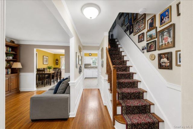 2571 Seymour Avenue, Bronx, NY 10469