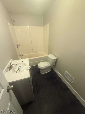 14713 Pepper Avenue, Cleveland, OH 44110