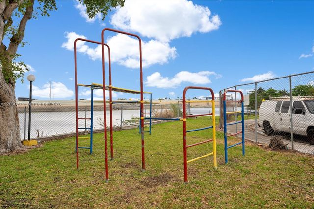 4705 NW 7th St 101-7, Miami, FL 33126