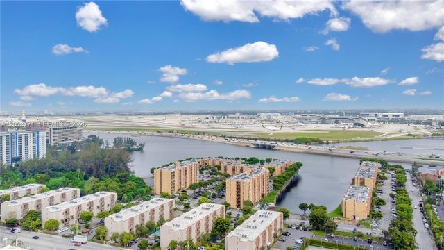 4705 NW 7th St 101-7, Miami, FL 33126