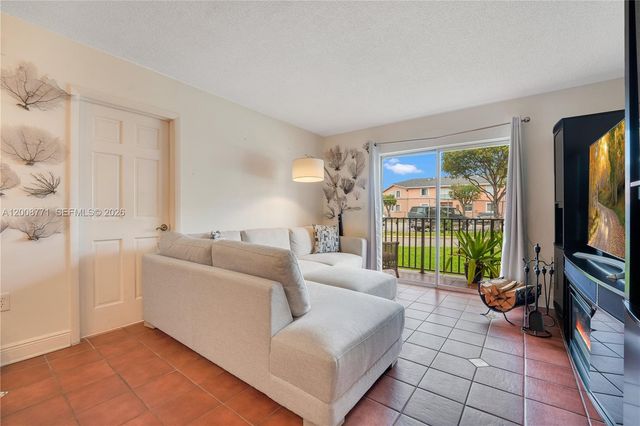 4705 NW 7th St 101-7, Miami, FL 33126