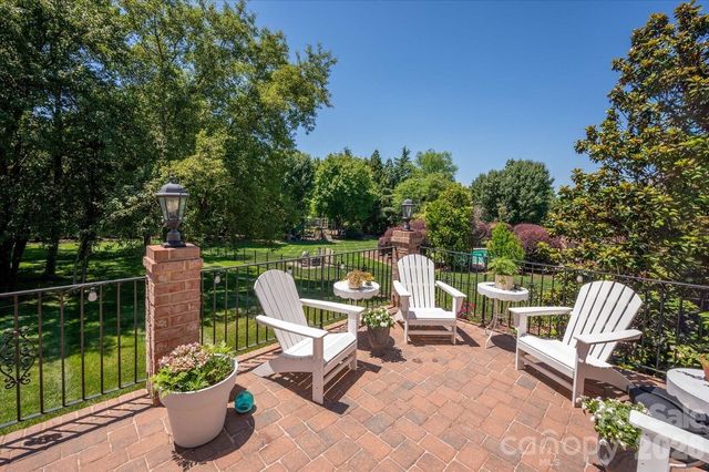 8707 Calumet Farms Dr, Waxhaw, NC 28173