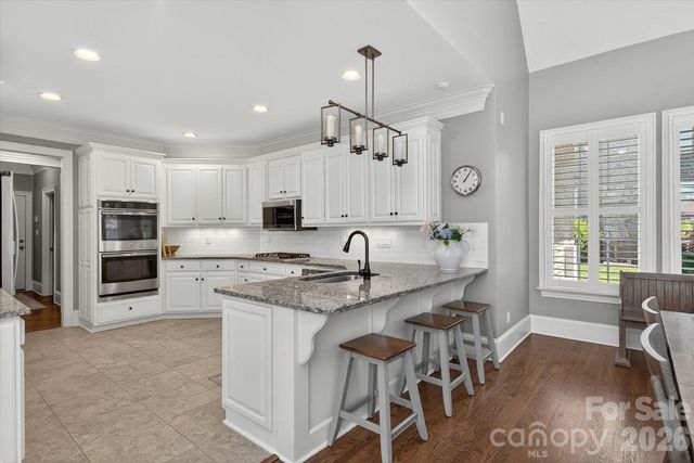 8707 Calumet Farms Dr, Waxhaw, NC 28173