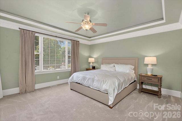8707 Calumet Farms Dr, Waxhaw, NC 28173