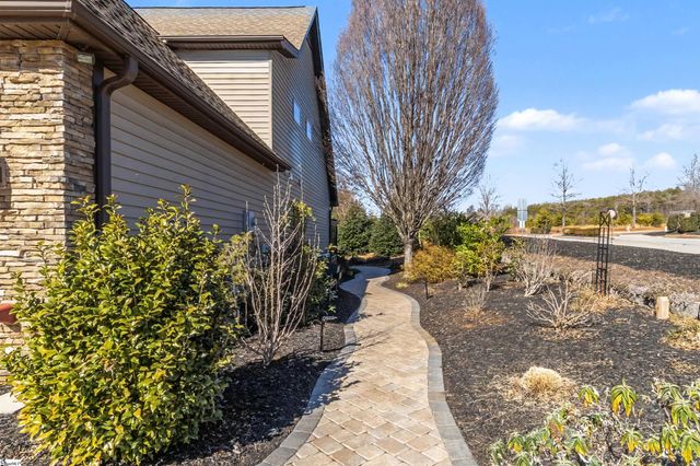 2 Mossycup Road, Taylors, SC 29687