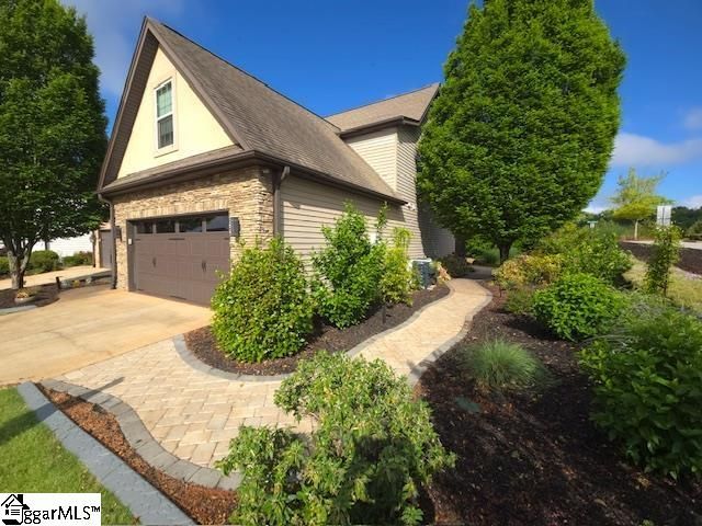 2 Mossycup Road, Taylors, SC 29687